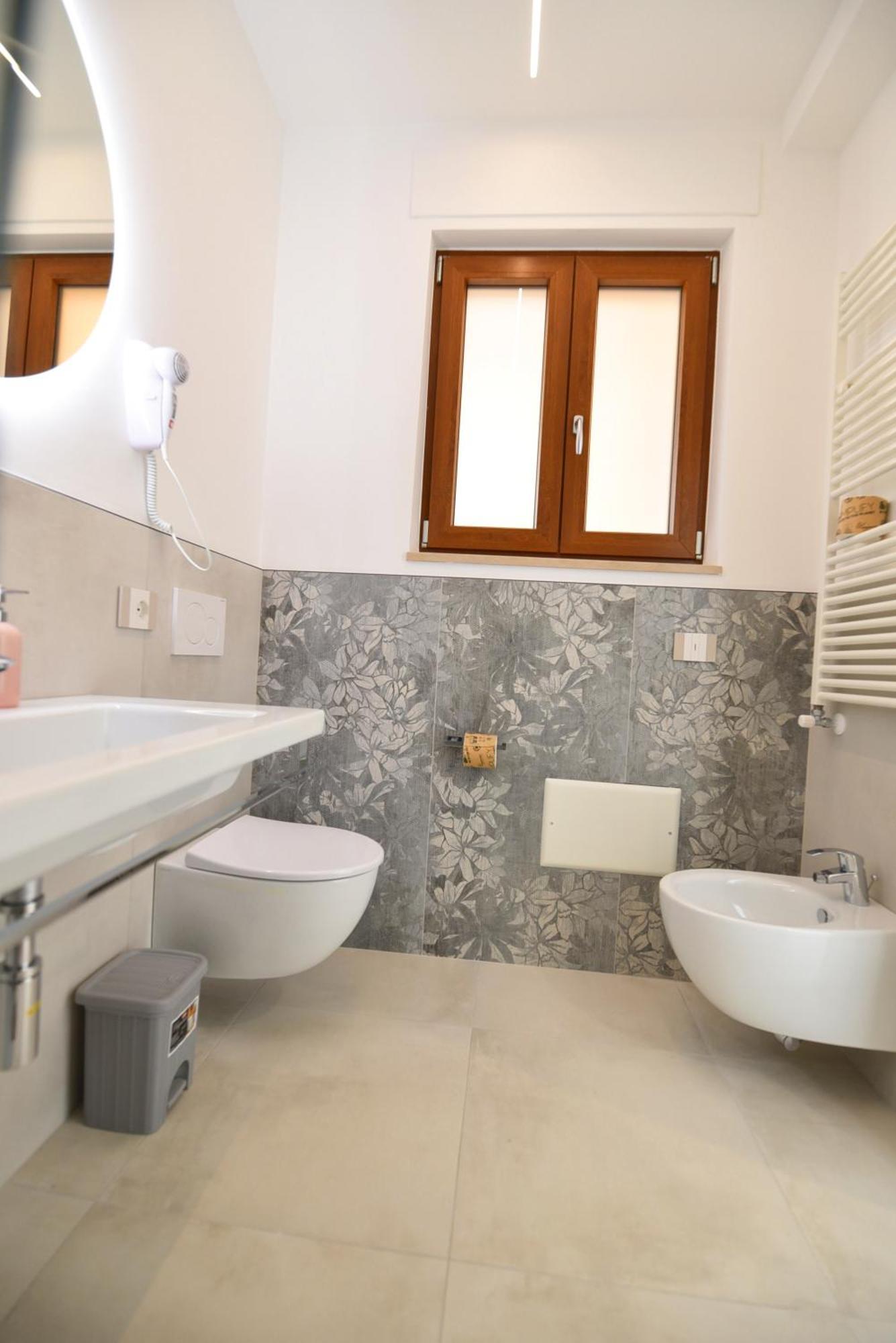 Bed and Breakfast Casa Emma Аджерола Екстер'єр фото